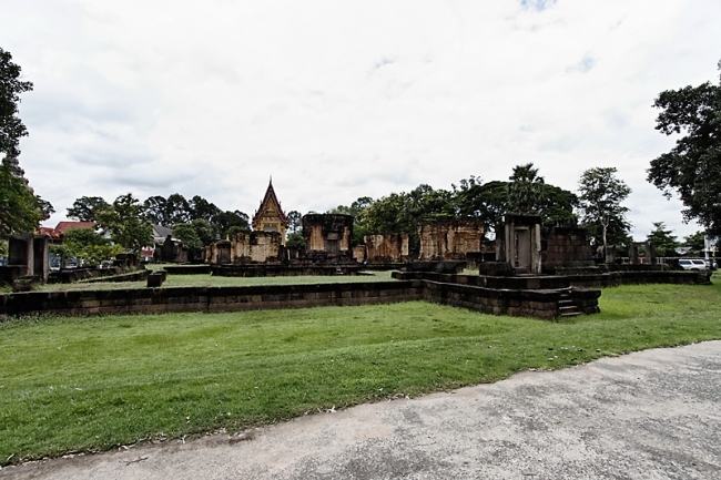 Prasat Sa Kamphaeng Yai-013